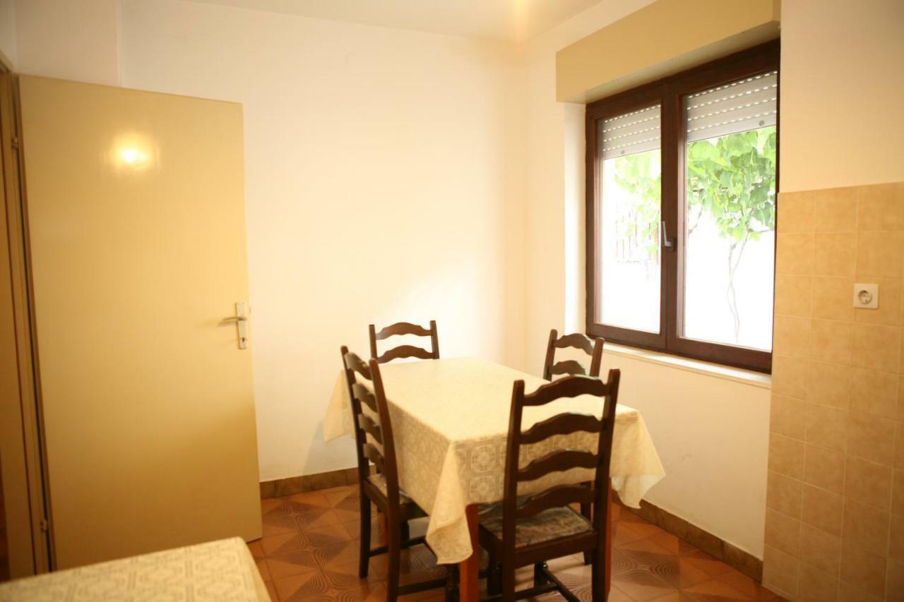 Rooms&Apartments Kurtović Donji Seget Buitenkant foto