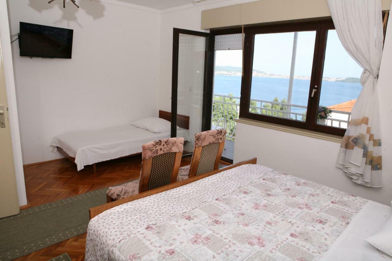 Rooms&Apartments Kurtović Donji Seget Buitenkant foto