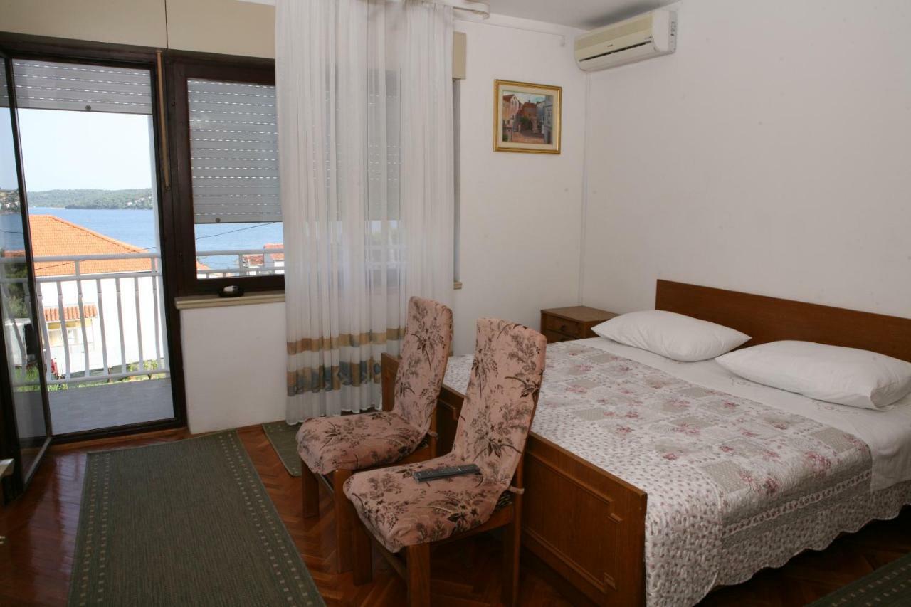 Rooms&Apartments Kurtović Donji Seget Buitenkant foto