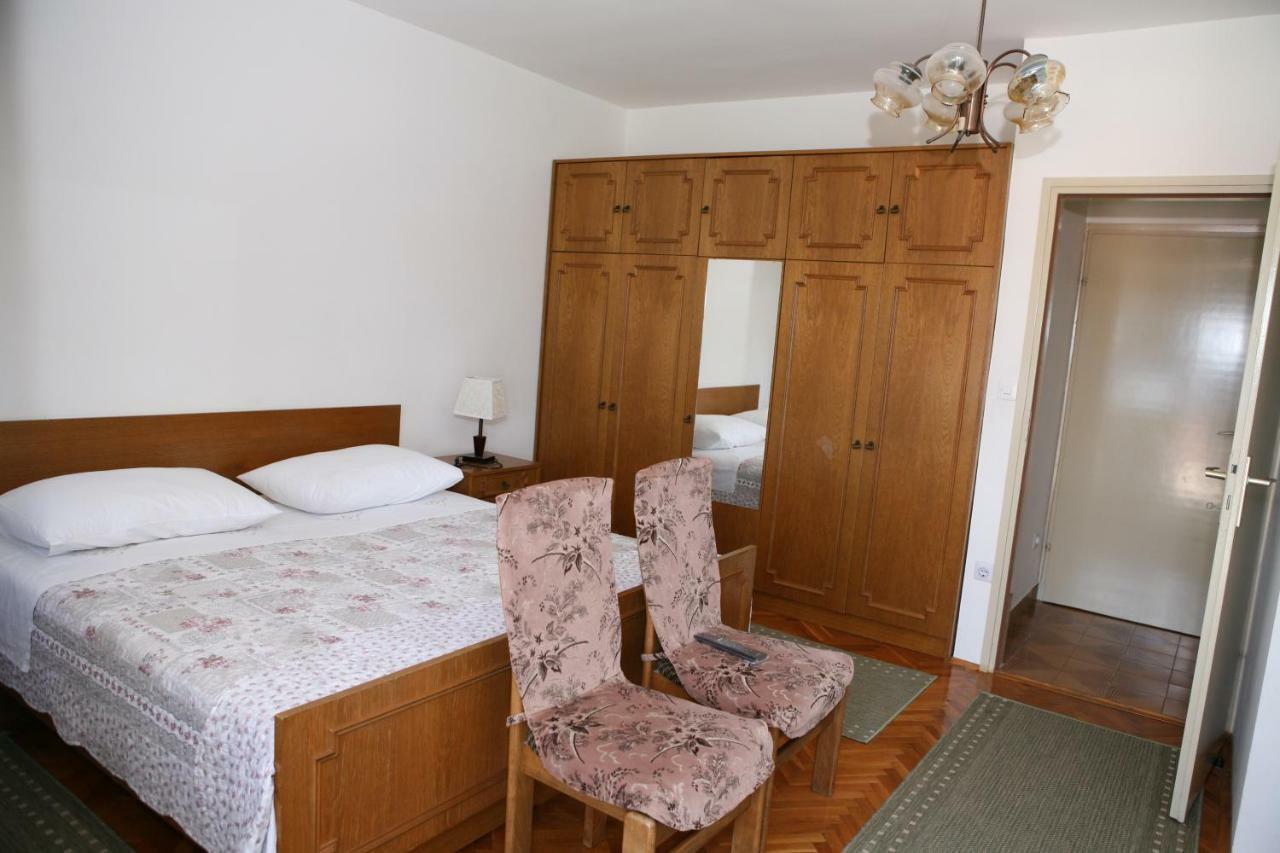 Rooms&Apartments Kurtović Donji Seget Buitenkant foto