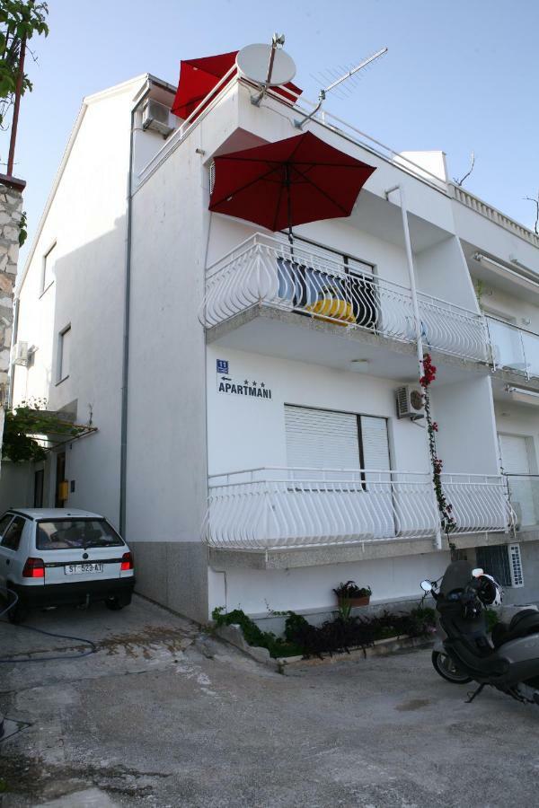 Rooms&Apartments Kurtović Donji Seget Buitenkant foto