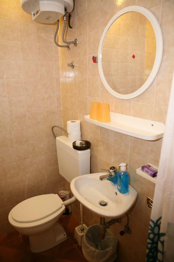 Rooms&Apartments Kurtović Donji Seget Buitenkant foto